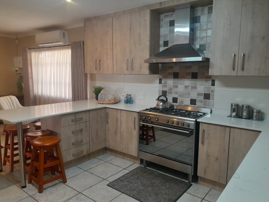4 Bedroom Property for Sale in Safari Gardens North West